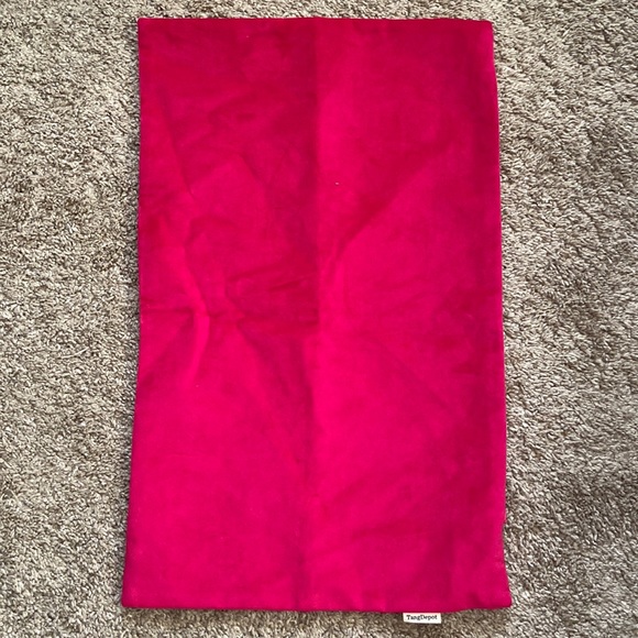 NWOT Tang Depot Hot Pink Pillow Case - Picture 1 of 5